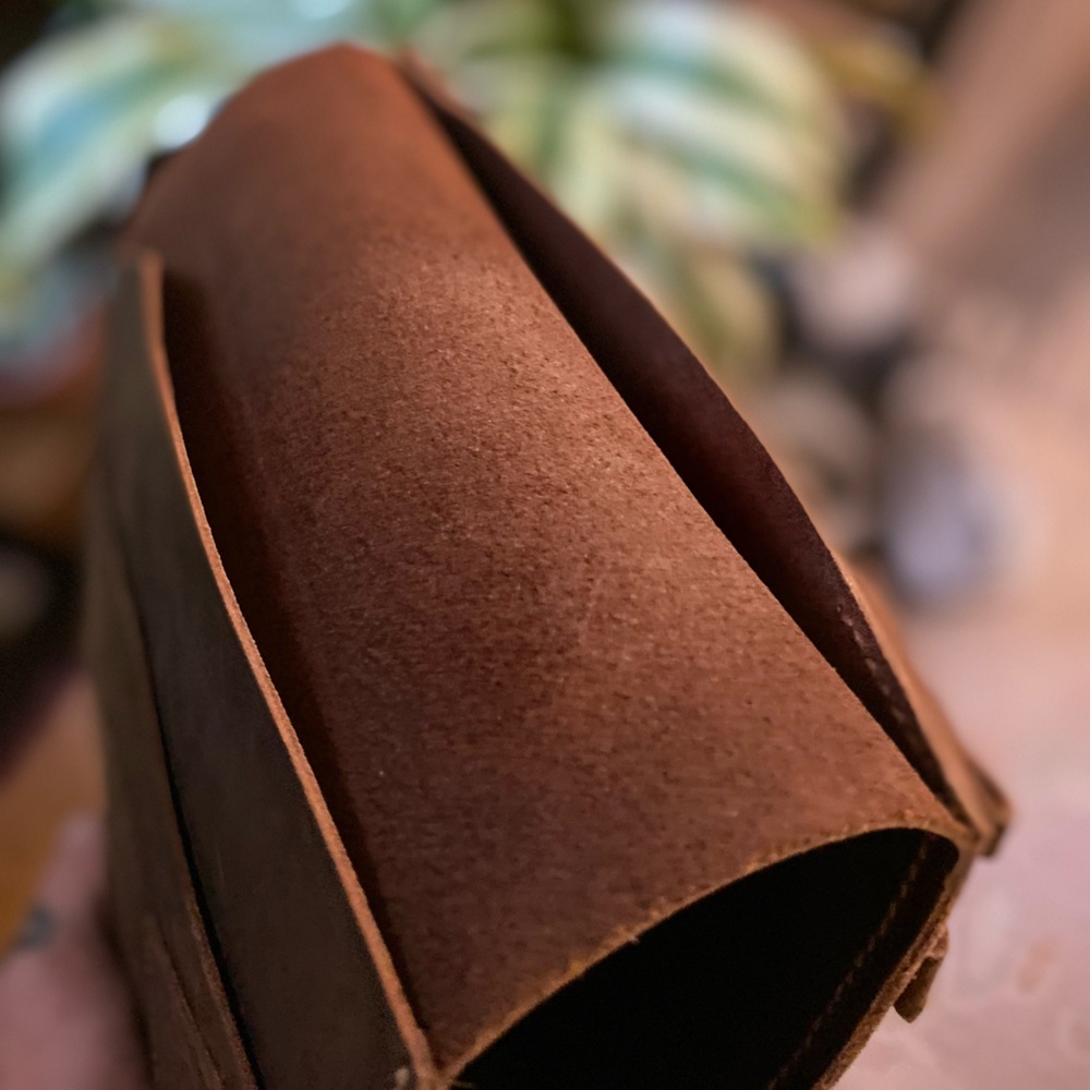 Leather case - Picture 8 of 16